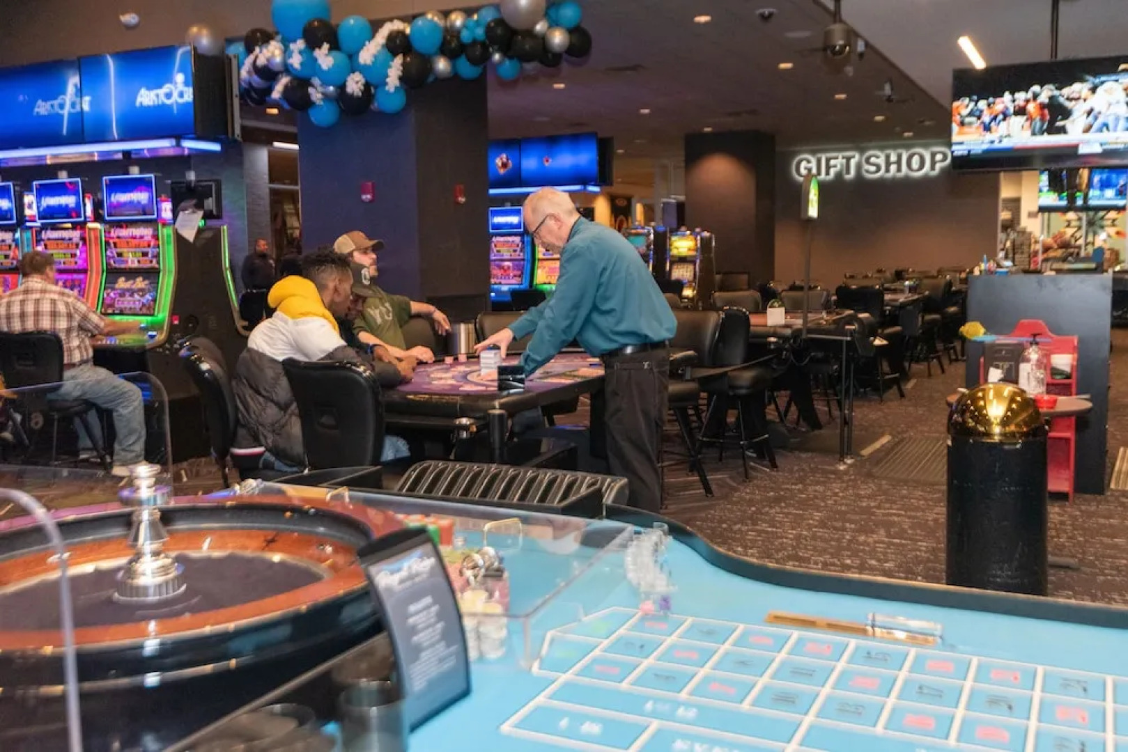 Royal River Casino and Hotel