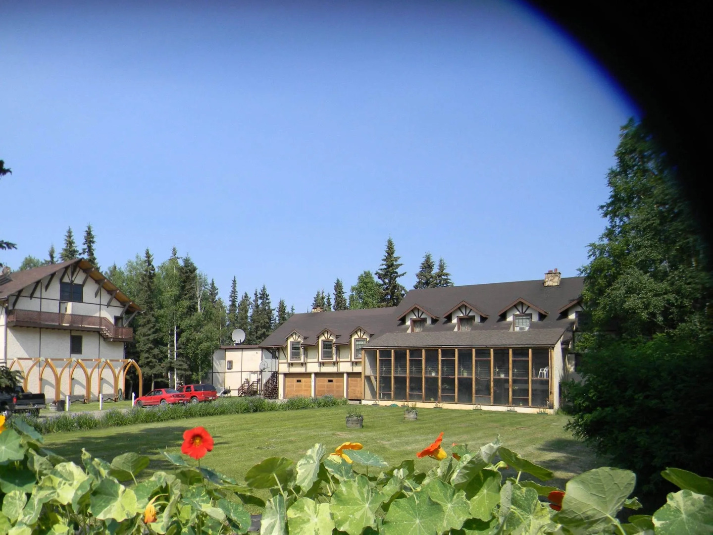 7 Gables Inn & Suites