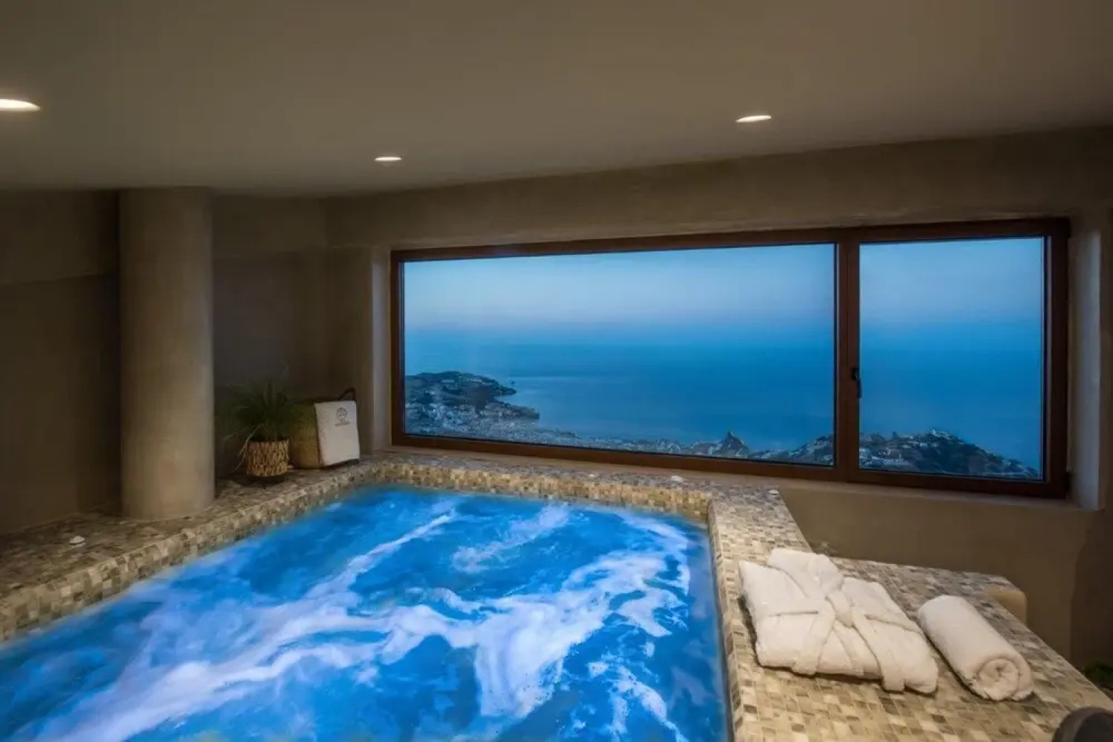 Villa Ouranos - Where the World Unfolds Before you