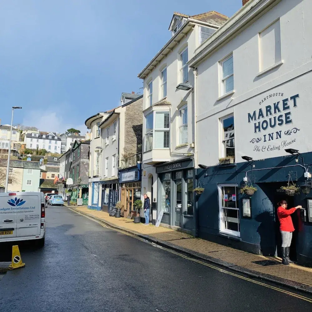 Two Guns in Kingswear