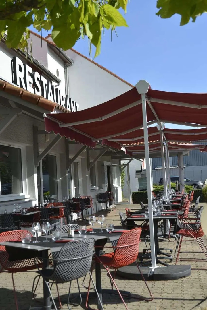 Logis Cris Hôtel et Restaurant - Lyon Sud-Est