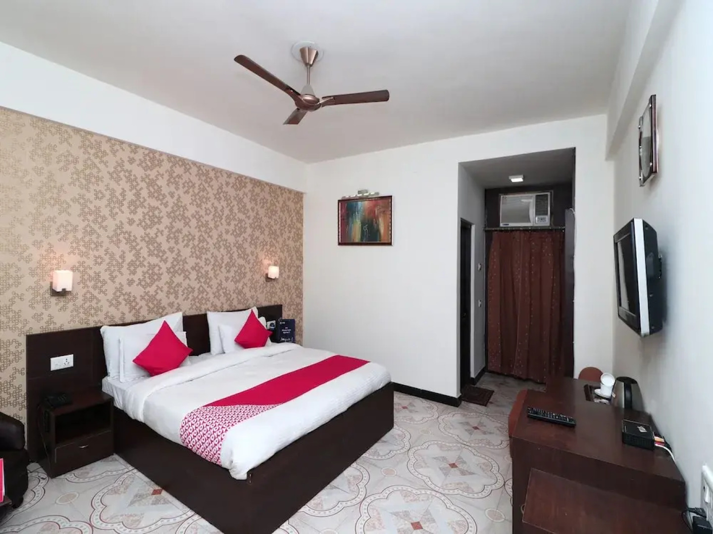 OYO 5189 Hotel East Lite