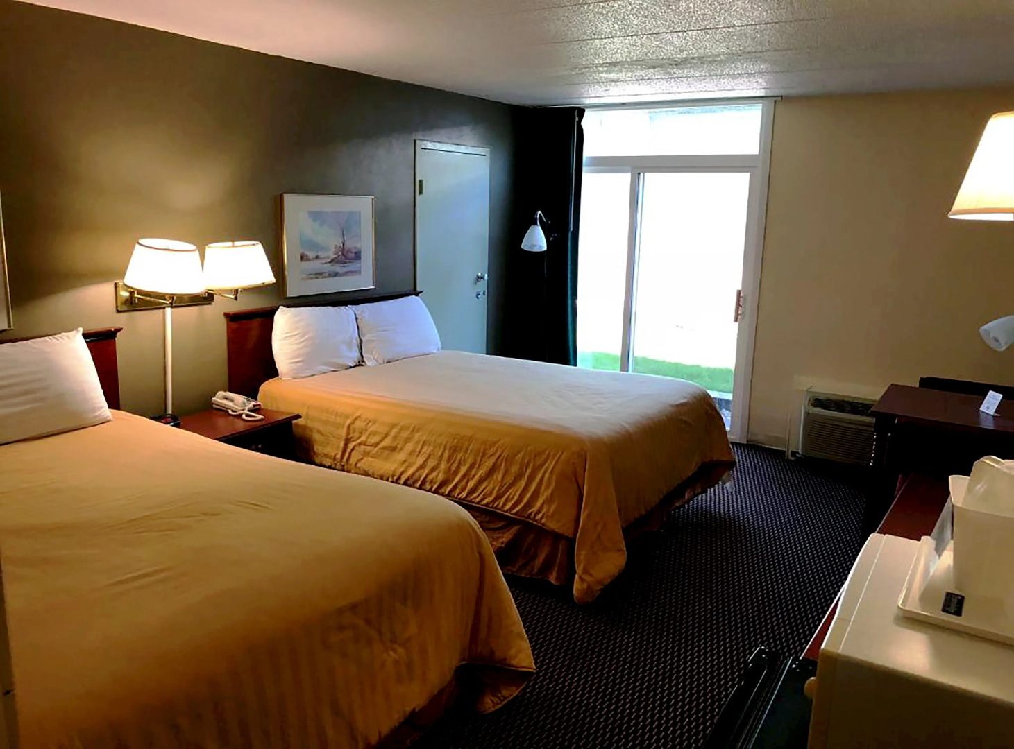 Norwood Inn and Suites Worthington