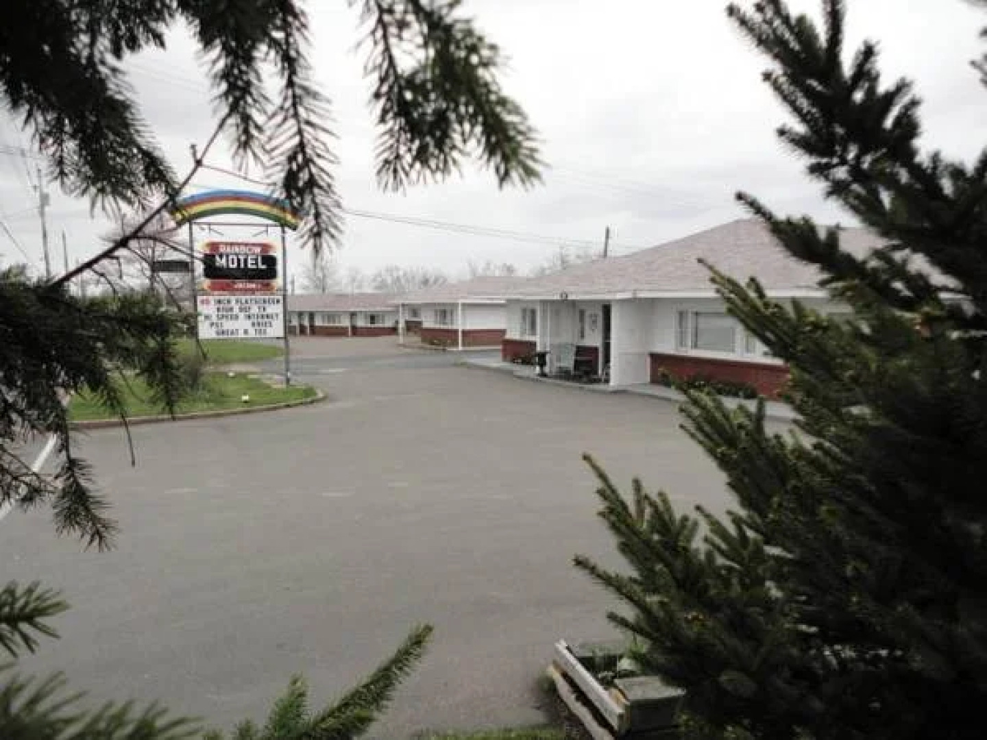 Rainbow Motel