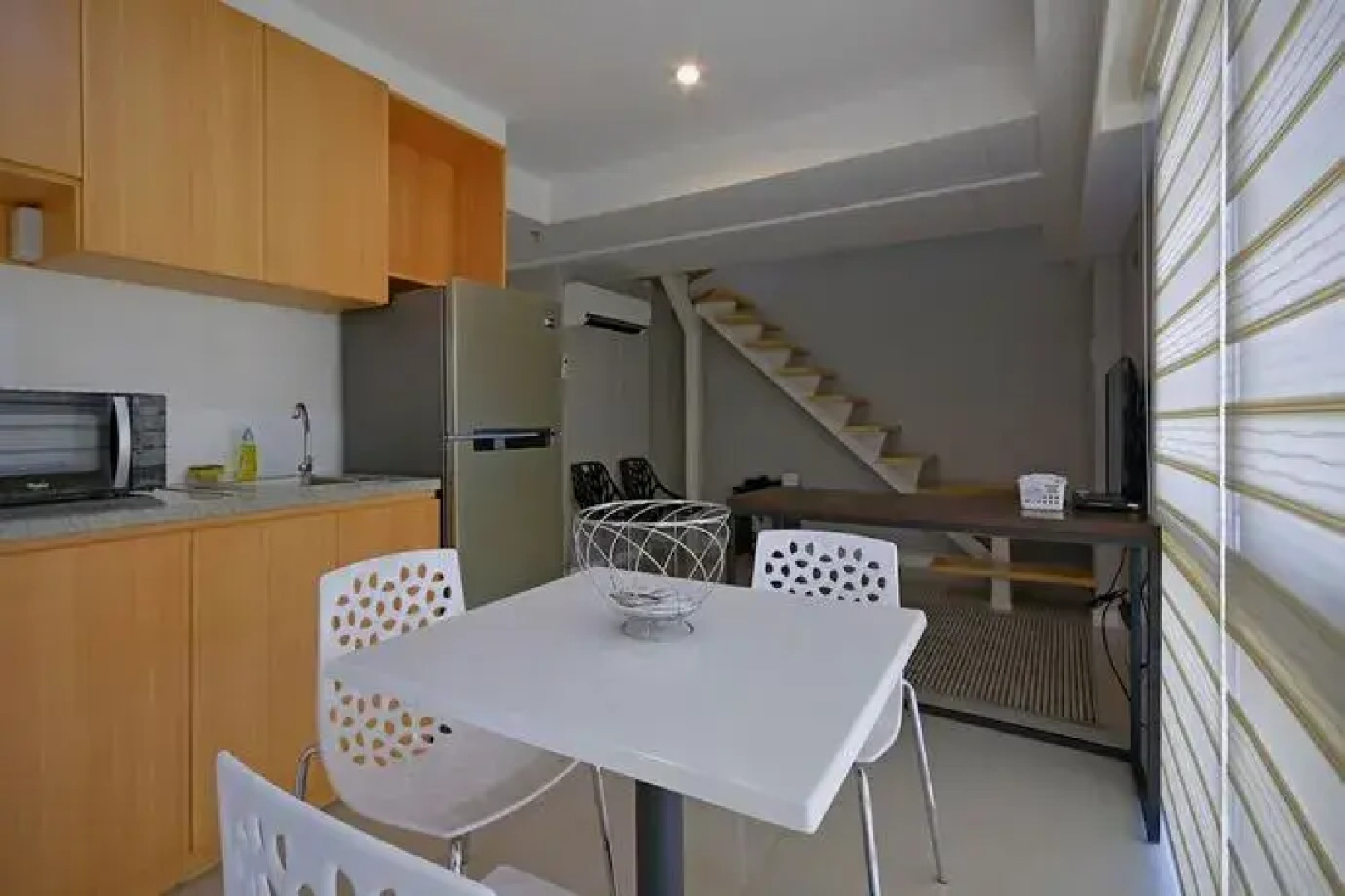 16/4 York Place Lets In The City Edinburgh