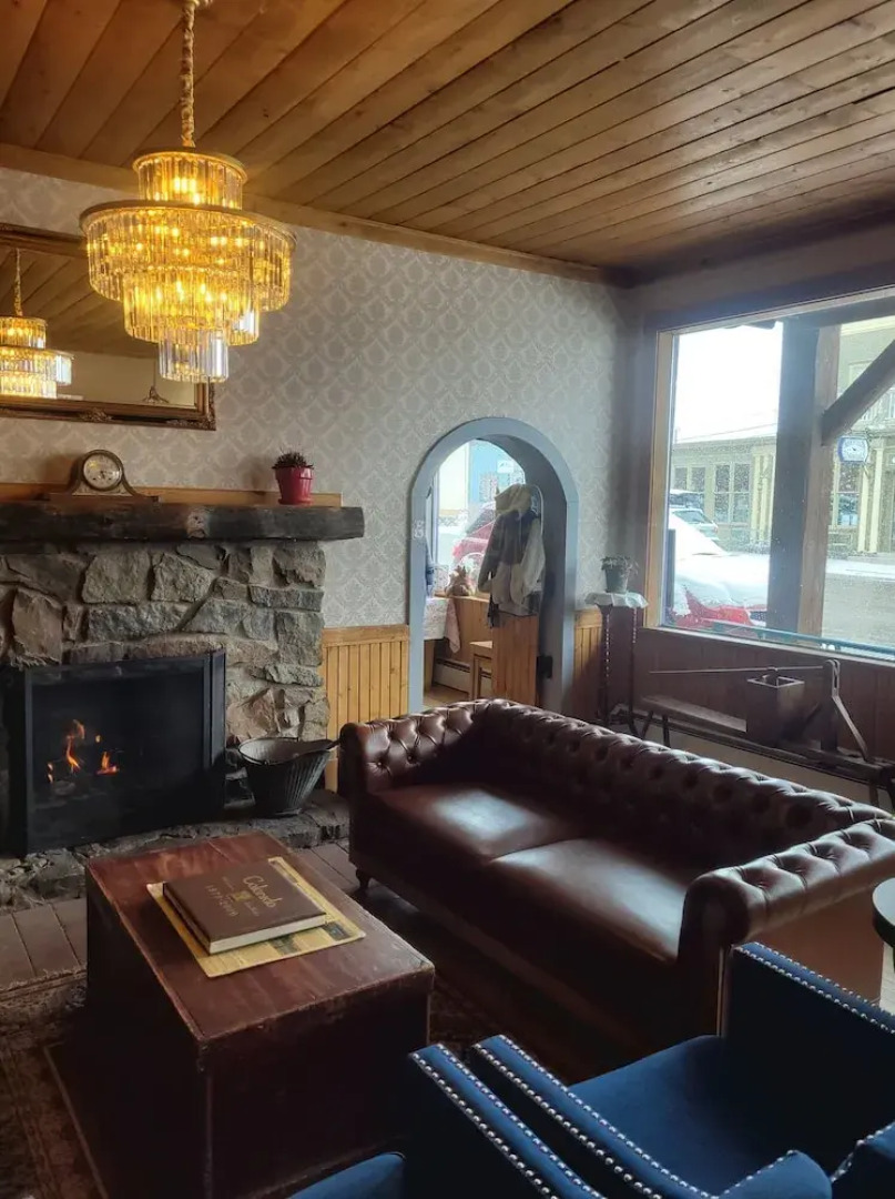 The Hand Hotel Bed & Breakfast