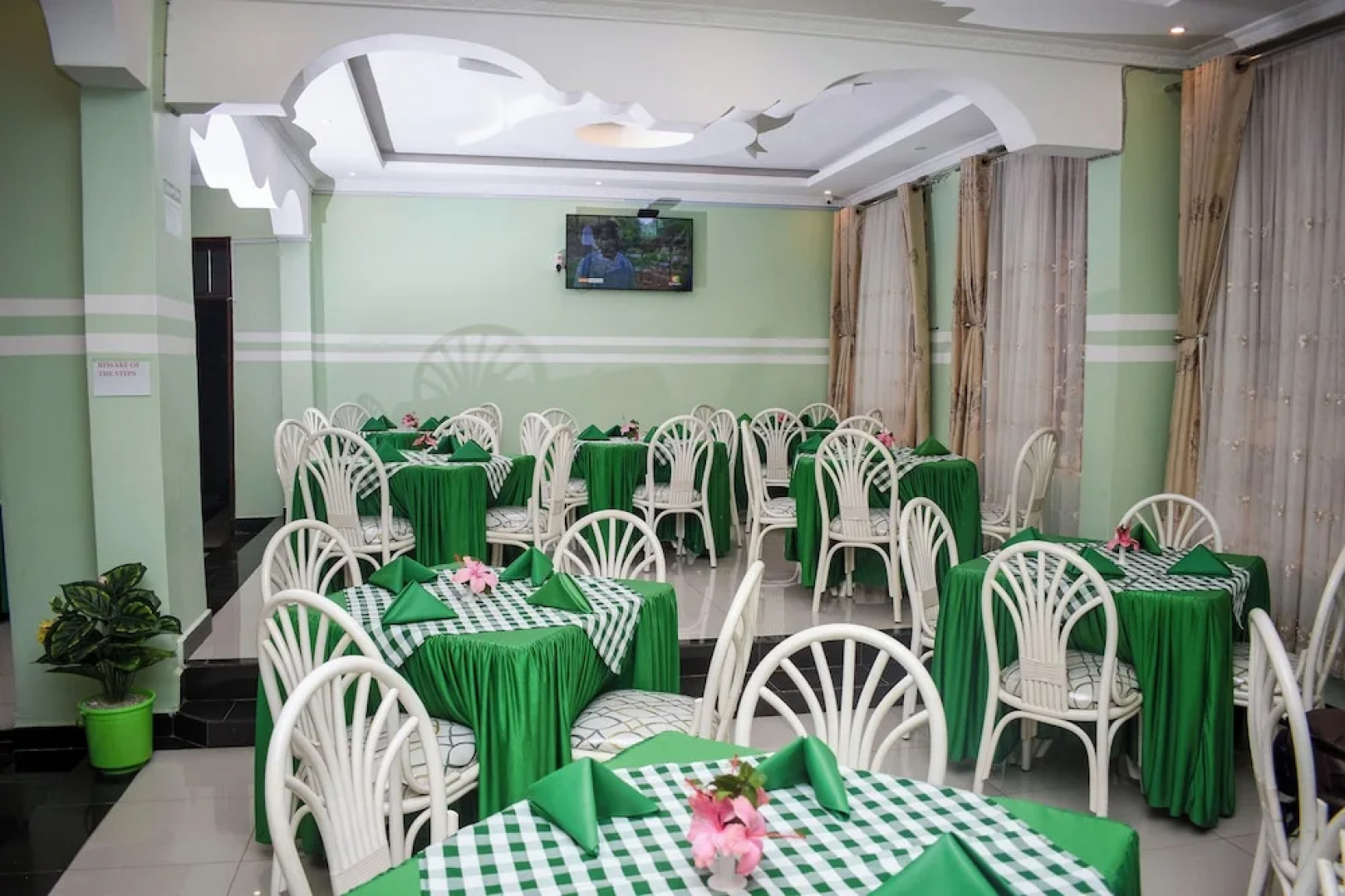 Glamour Apollo Hotel Webuye