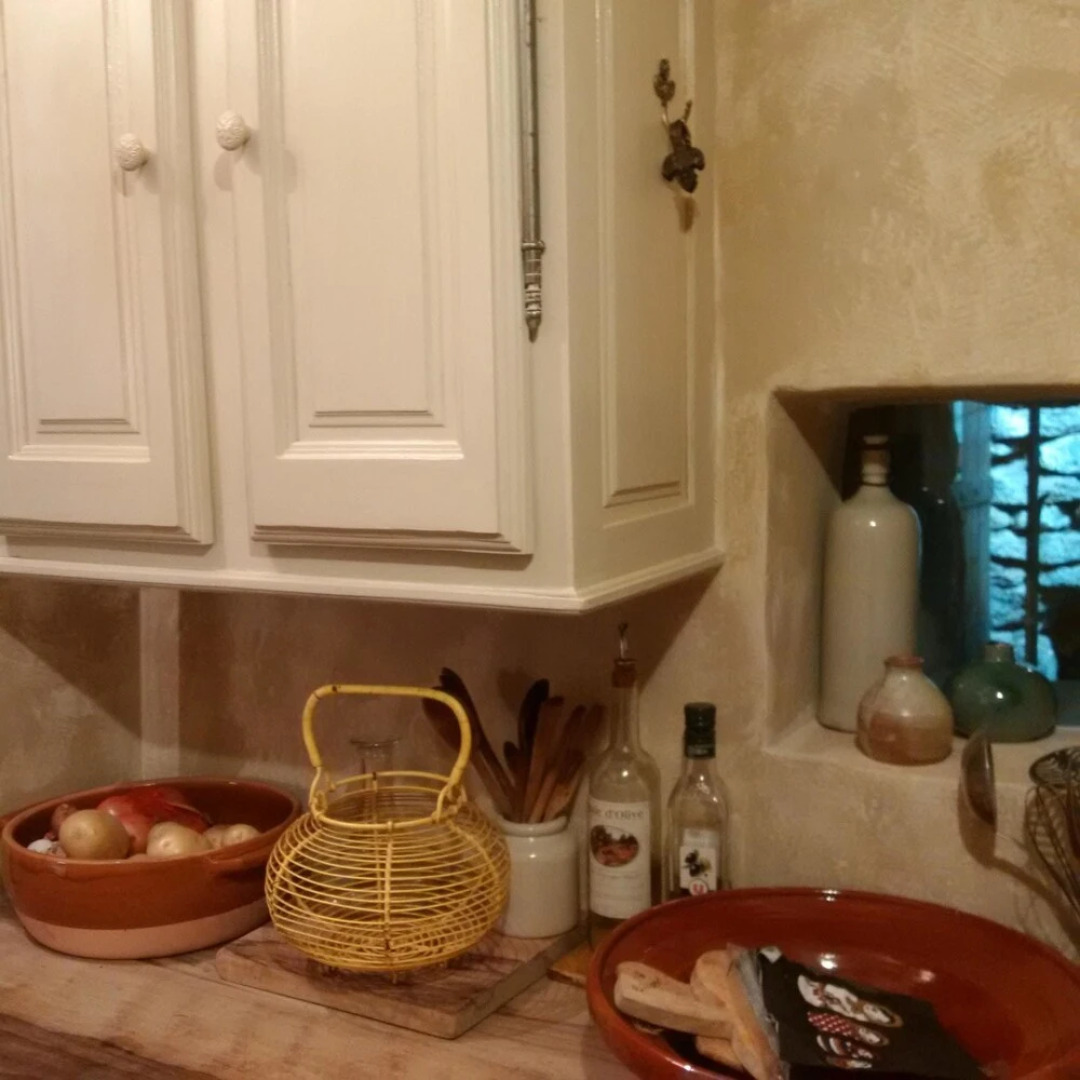 Studio in Bonnieux, With Enclosed Garden