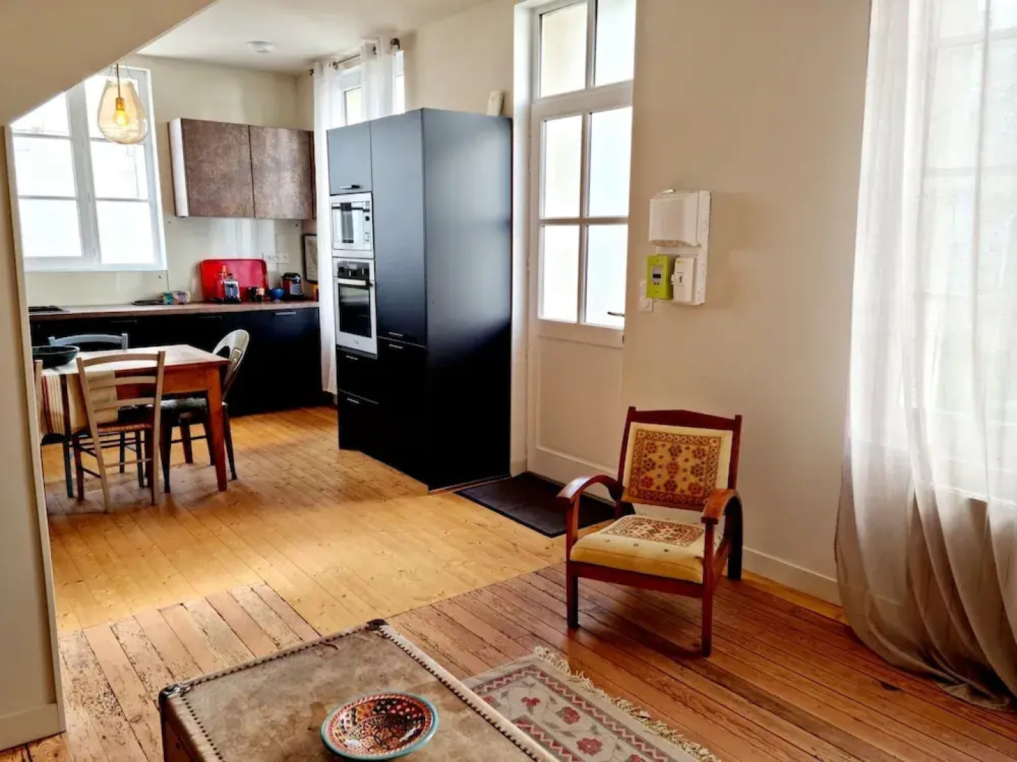 Chaleureuse Maison Avec Grande Terrasse au Calme