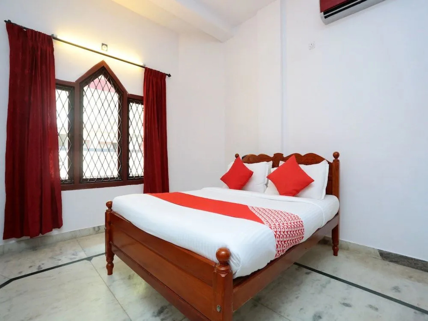 Oyo 16717 Sreekrishna Kailas Inn