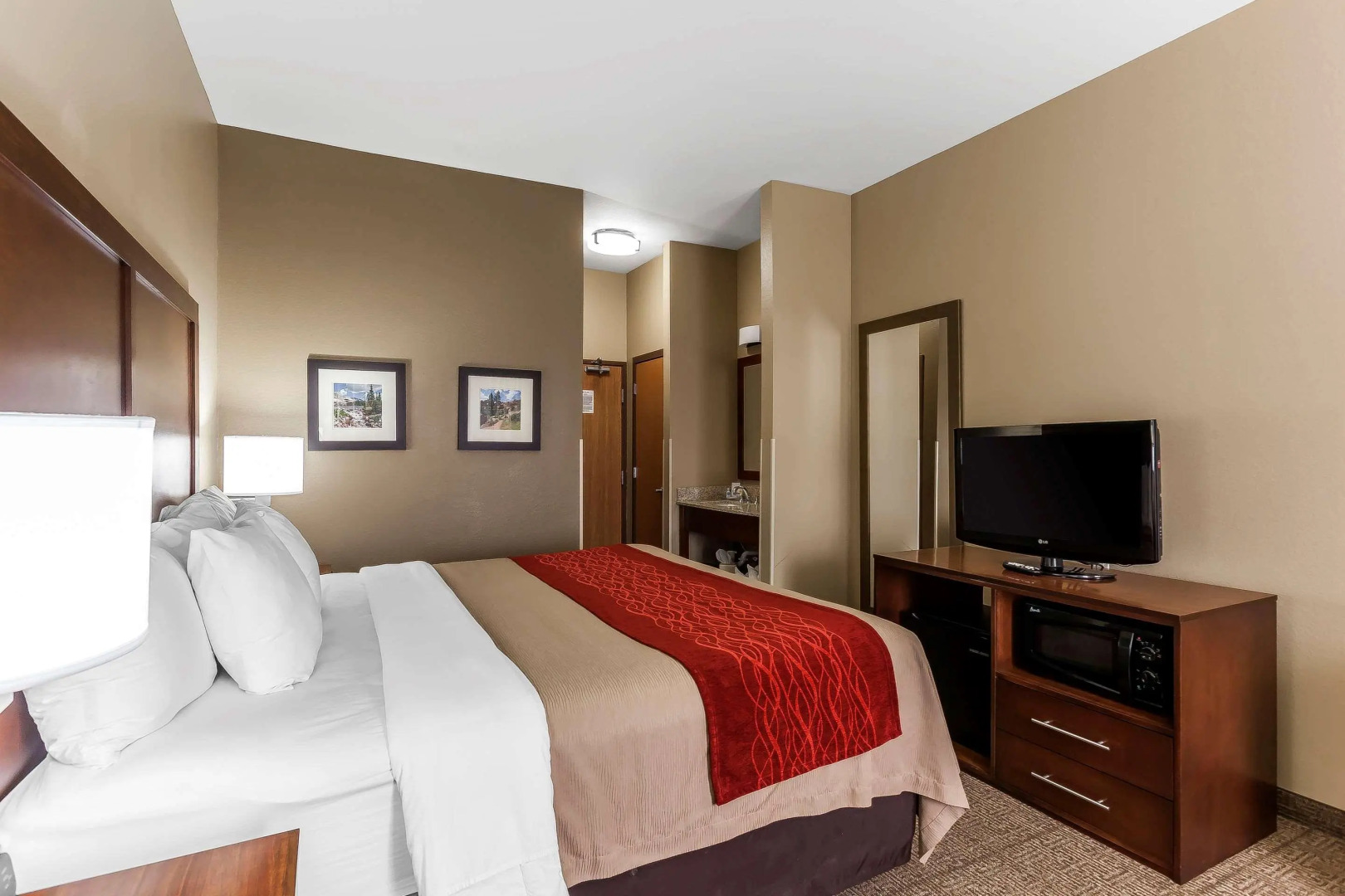 Comfort Inn & Suites Near University of Wyoming