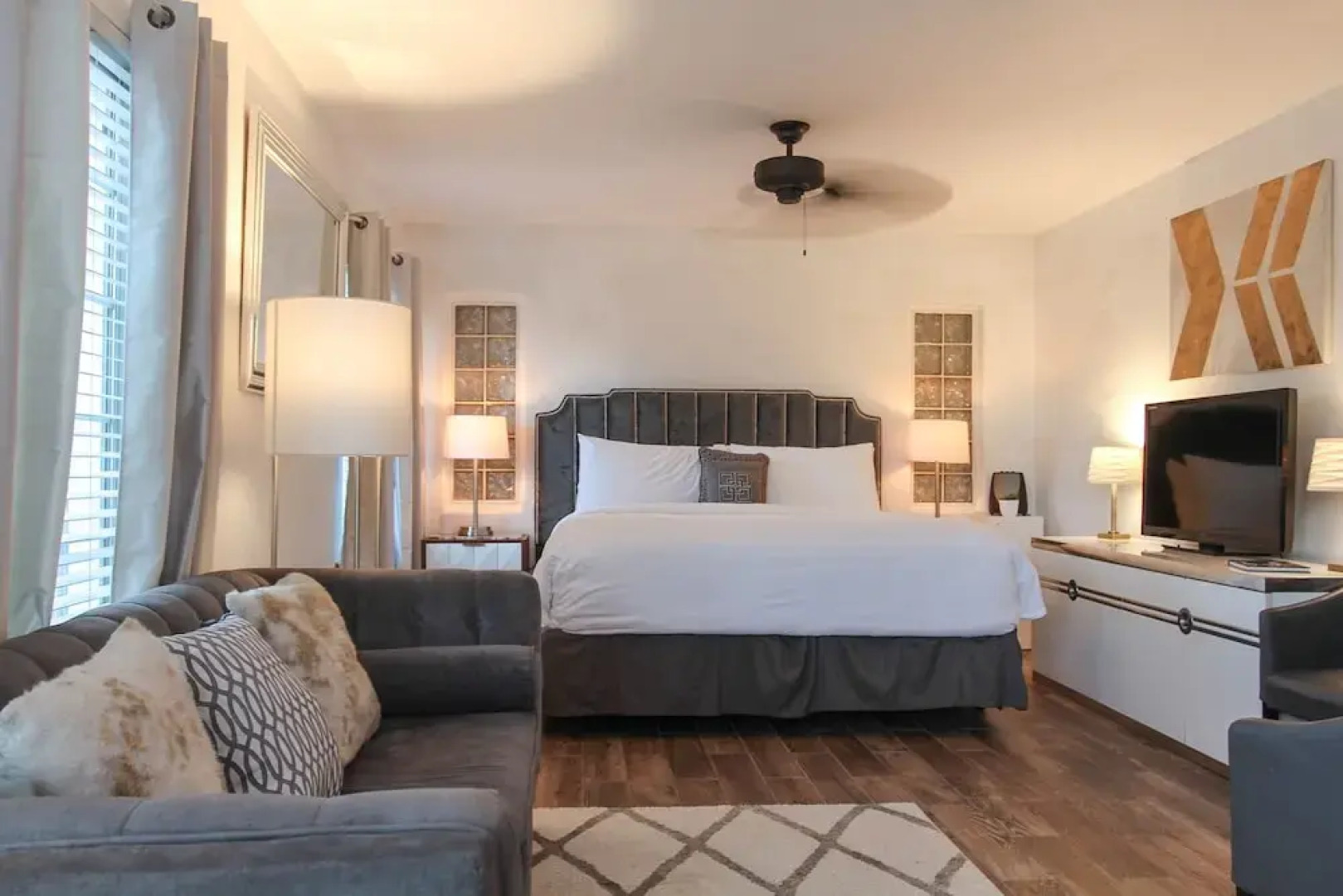 Posh Palm Springs Inn