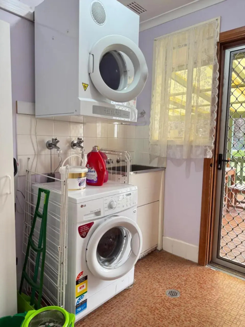 Scullin 3BR House, Free WiFi, Netflix, Parking