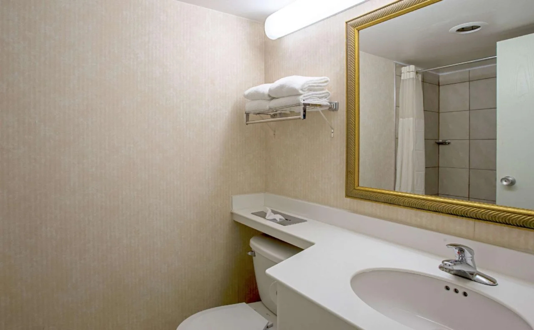 Quality Inn & Suites Council Bluffs - Omaha East