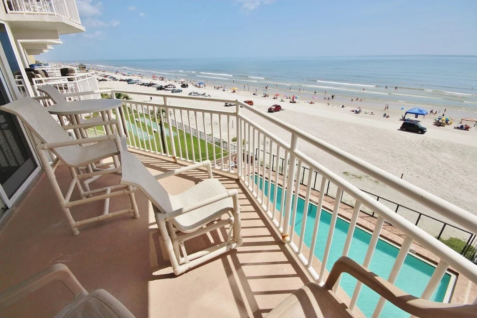 Daytona White Surf 405 Apartment 2