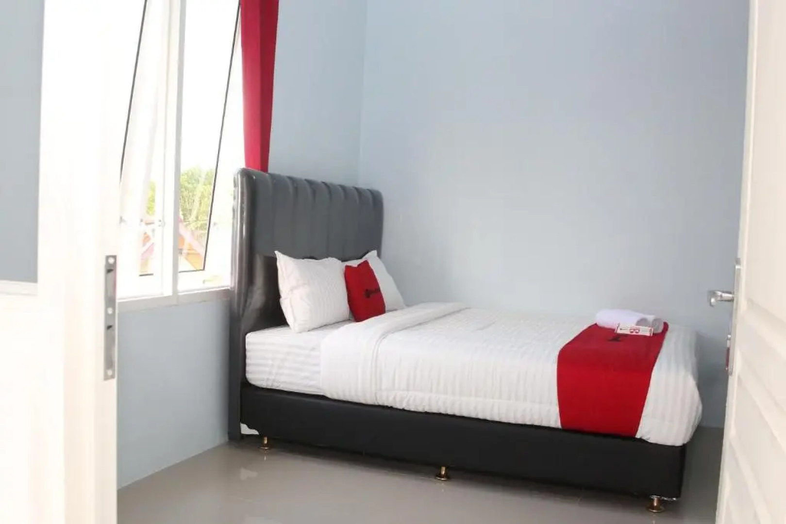 RedDoorz Syariah near Suncity Mall Madiun