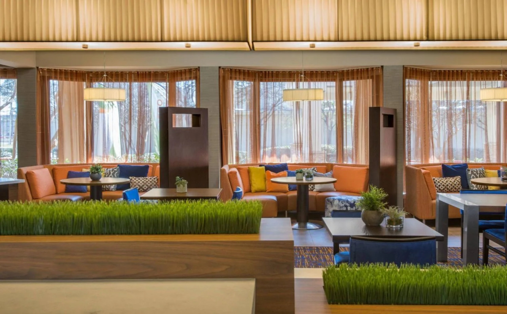 Courtyard by Marriott Addison Midway