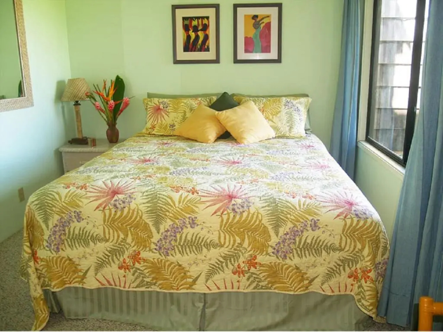 Sealodge J1-ground floor with oceanfront views, king bed, pool & more