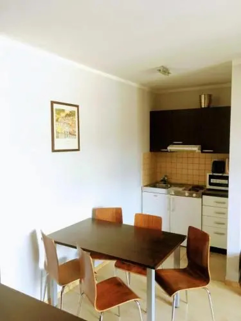Apartament 325