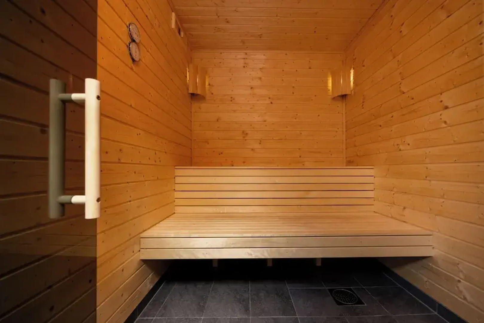 Stryn House - Hotel & Apartments