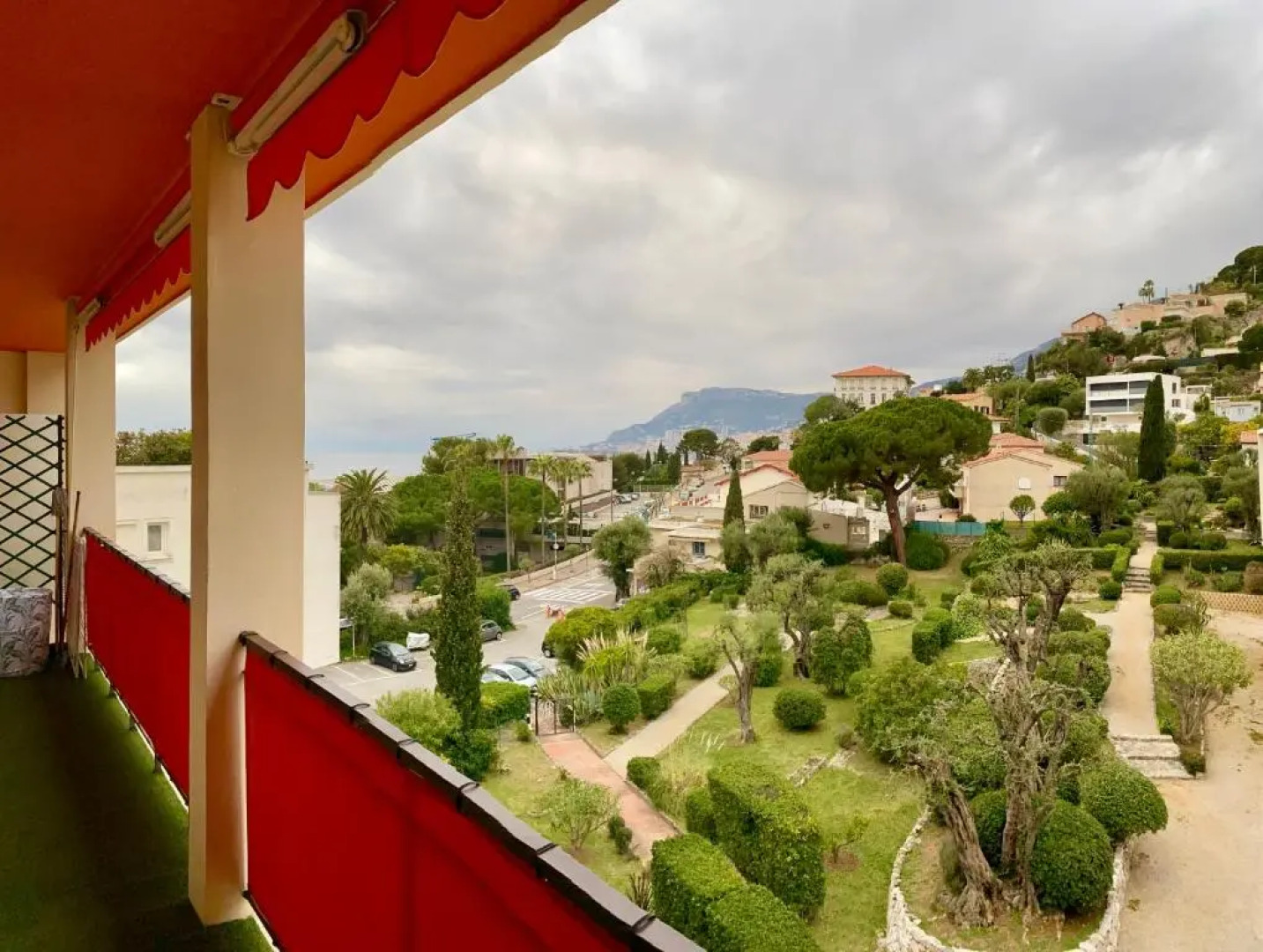 Charmant 2 Pièces Vue sur Mer et MONTE-CARLO à ROQUEBRUNE CAP MARTIN
