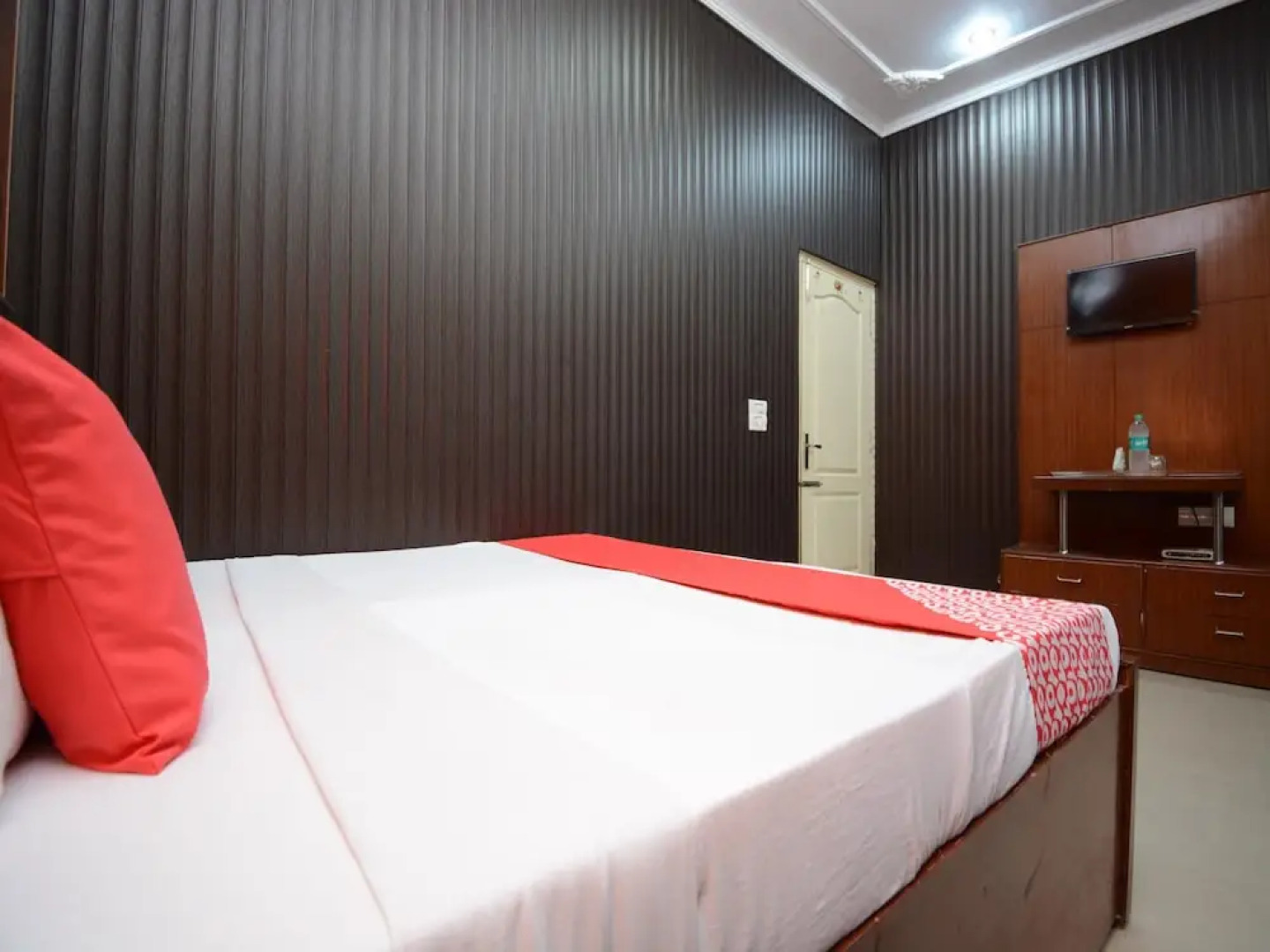 Nanda Lodge by OYO Rooms