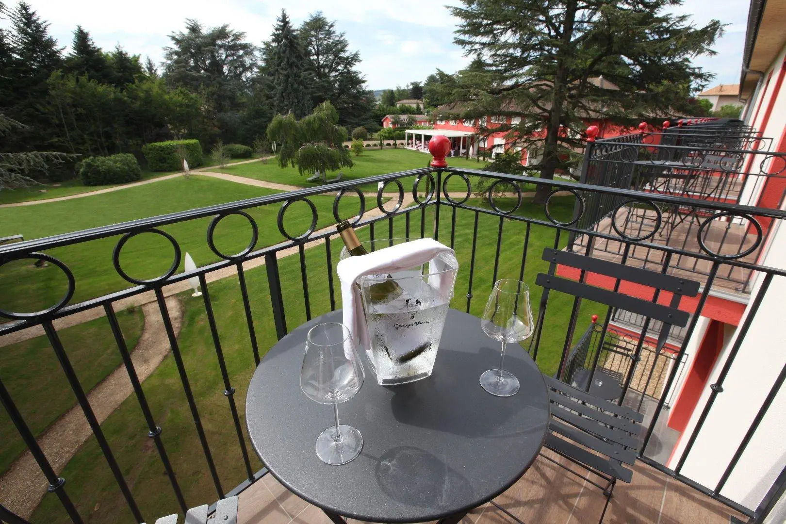 Les Maritonnes Park & Vineyard