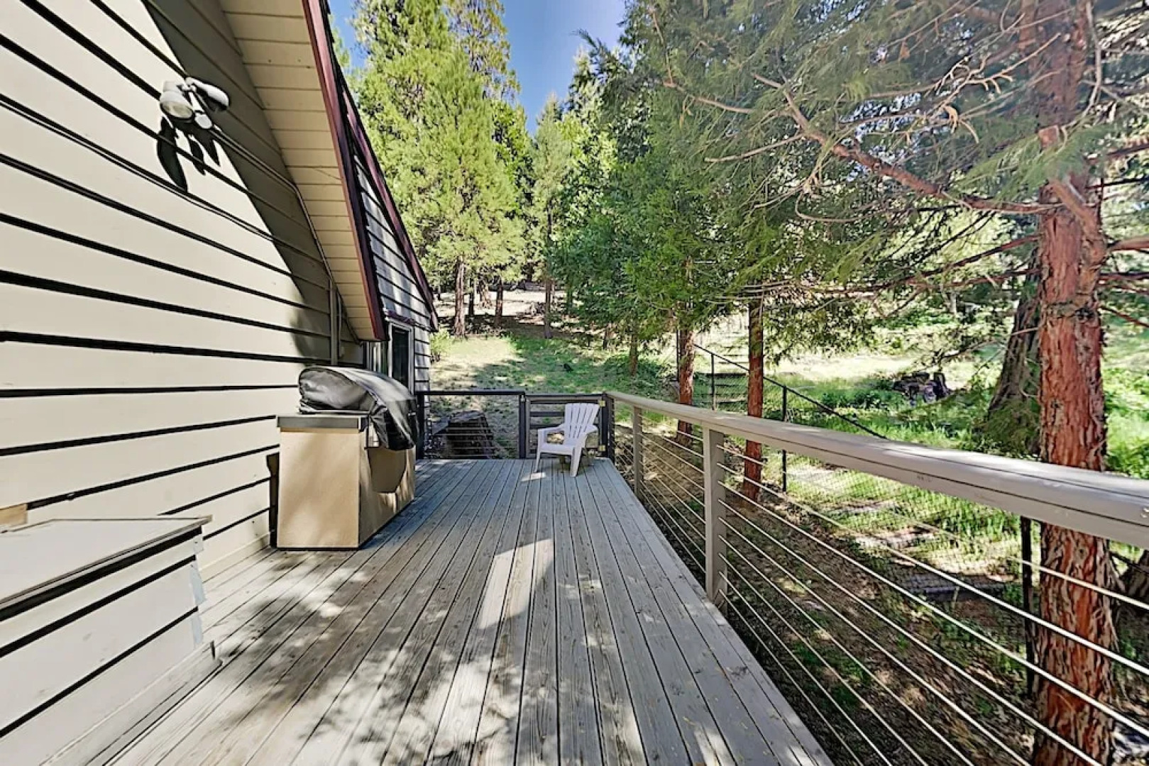 Serene : Forest Views & Wraparound Deck! 3 Bedroom Home