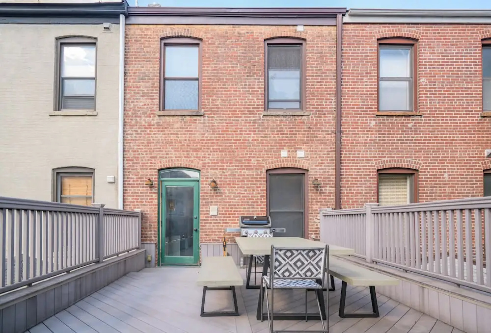 Deedee's Brownstone Van Vorst Park