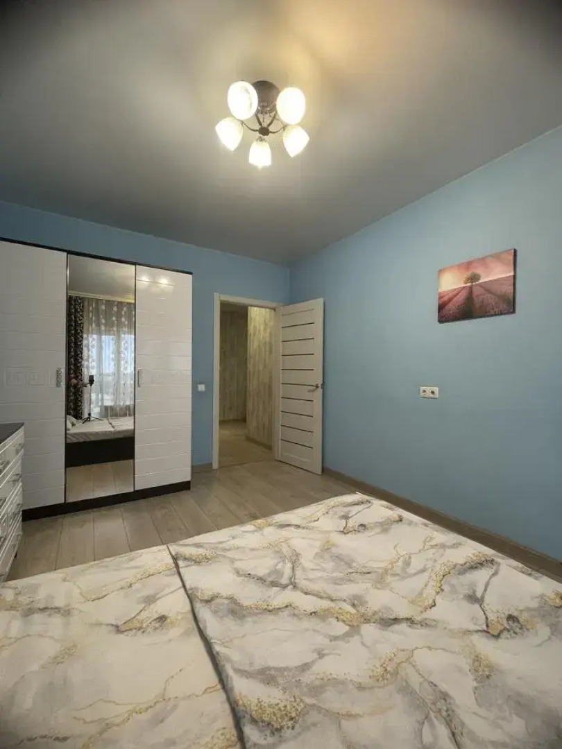 Сниму квартиру на улице Октябрьской Революции