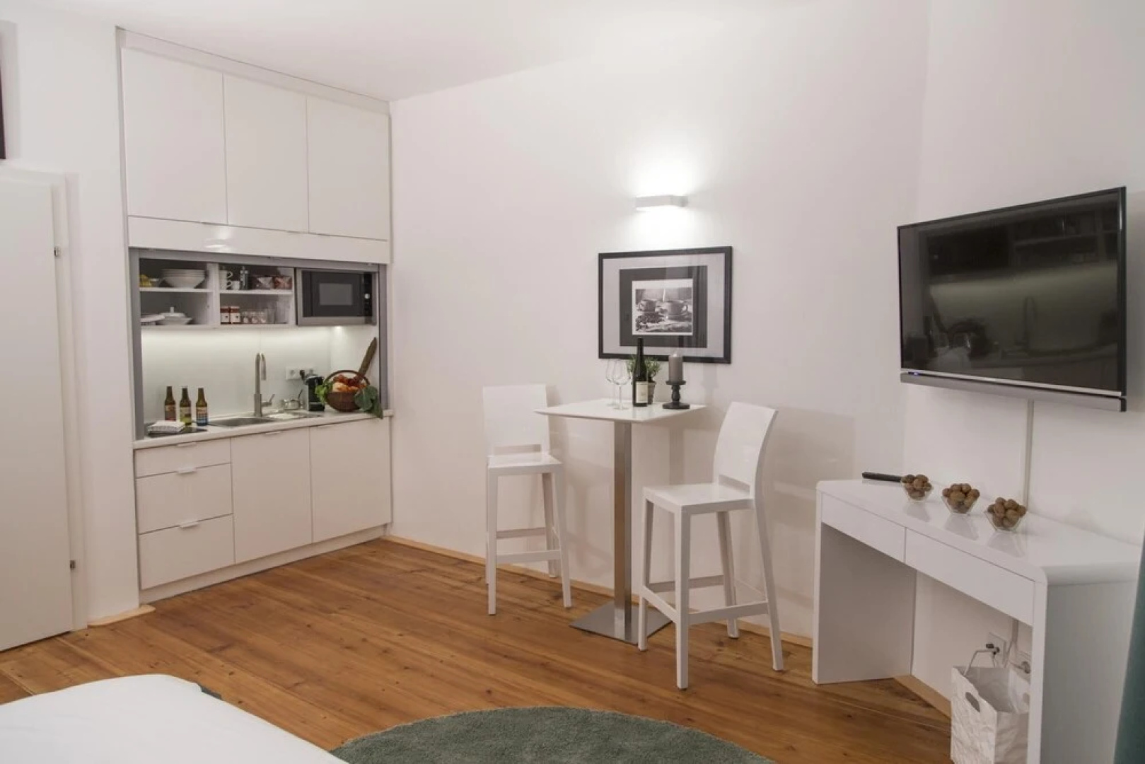 Deluxe Studio With Private Parking and air Conditioning in the Historic City of Krems
