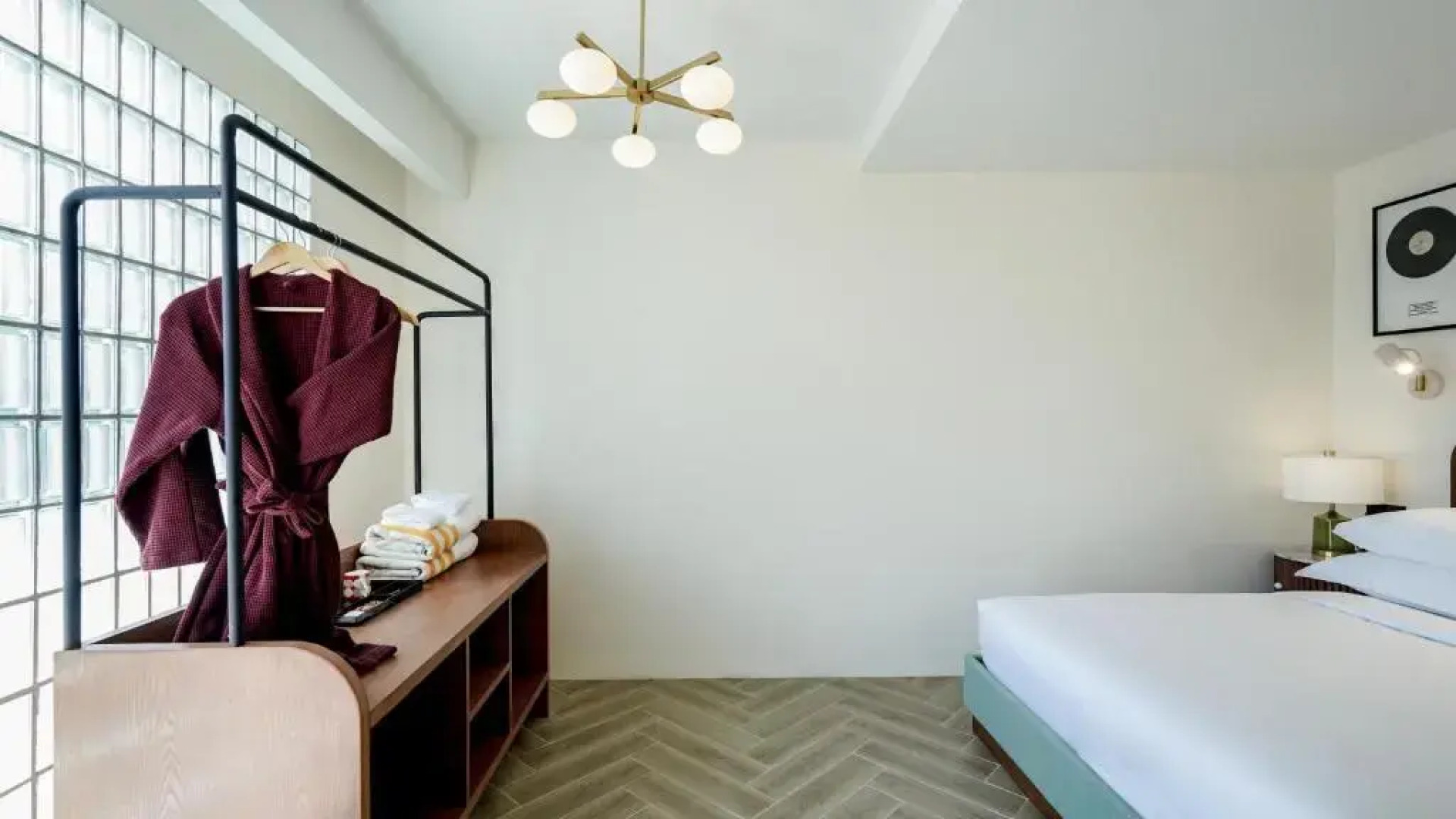 Sugar Marina POP, Kata Beach