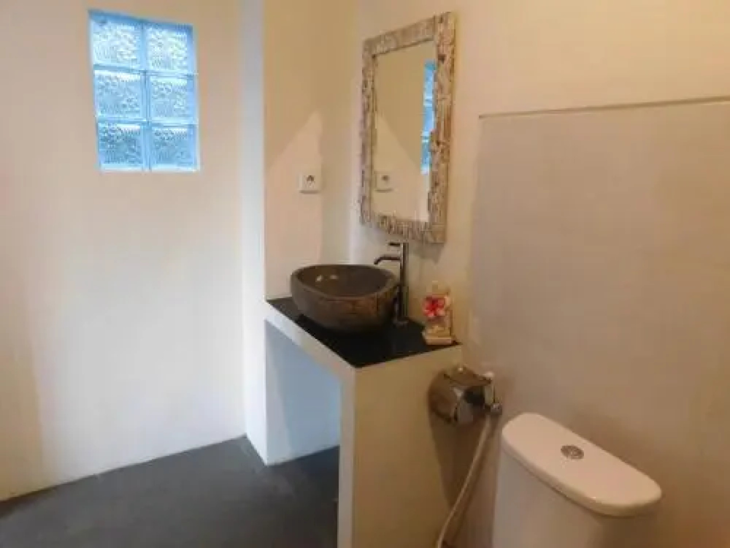 Keong Sari Guest House