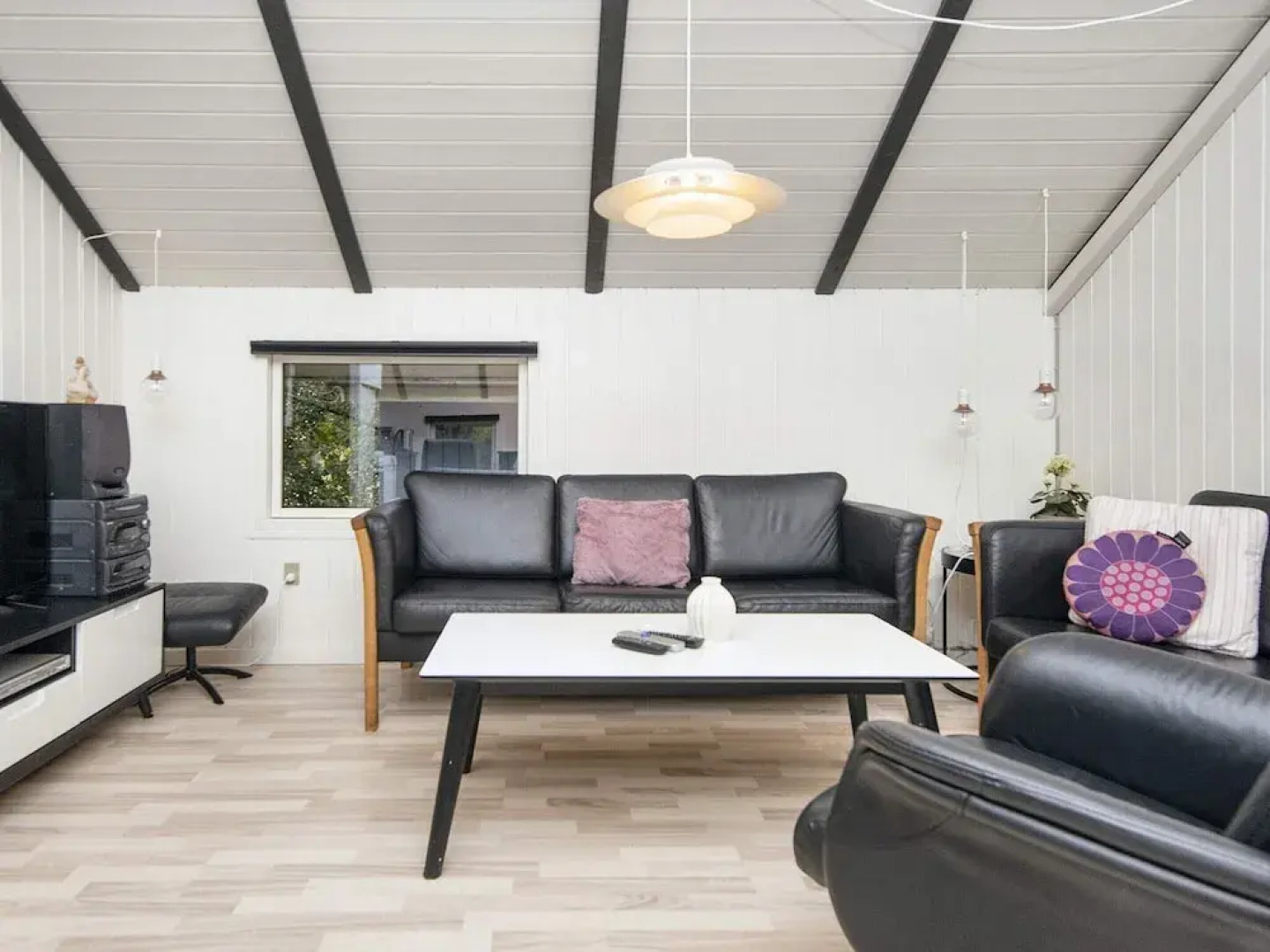 Scenic Fjord Retreat-by Traum