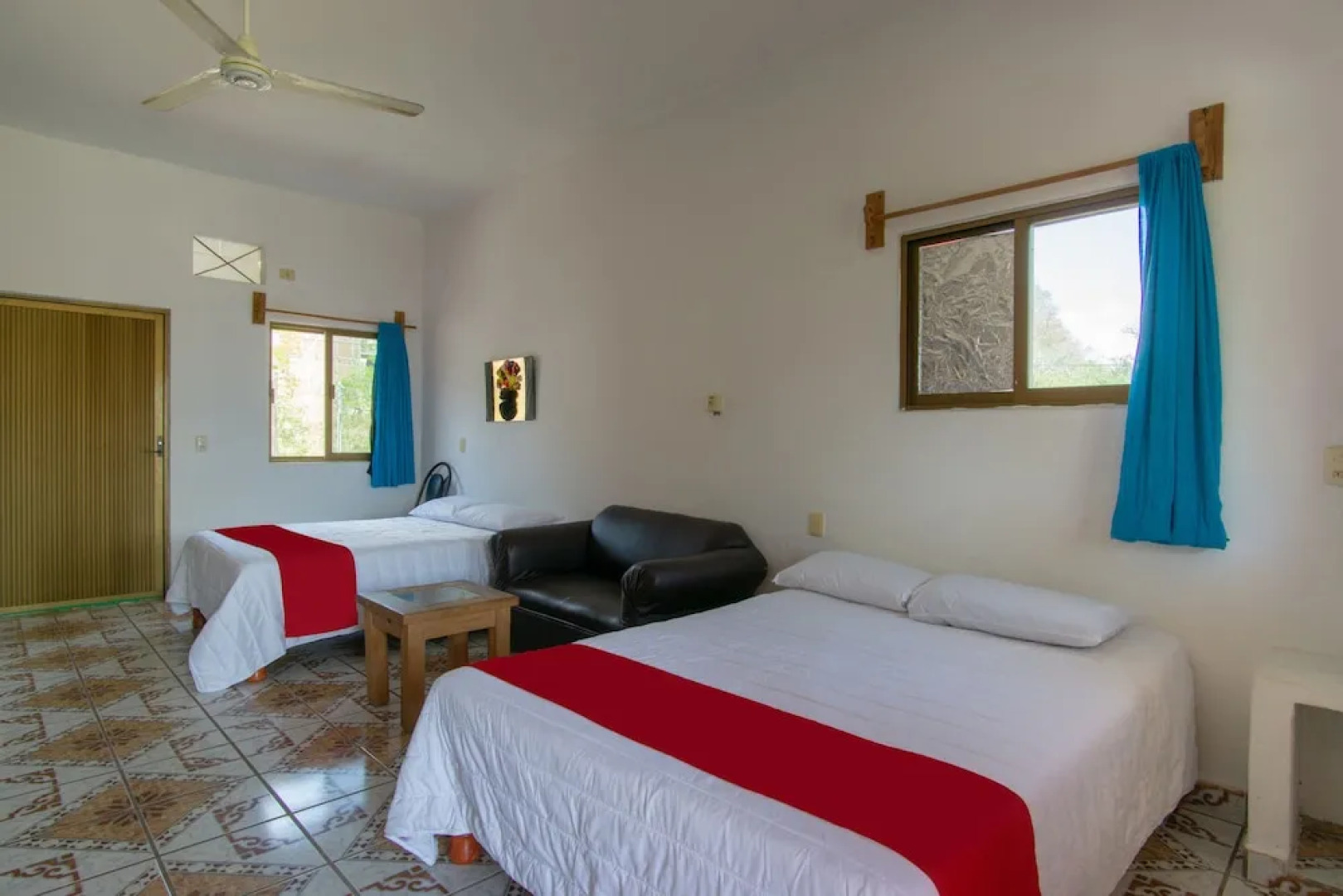 Hotel y Bungalows Bugambilias