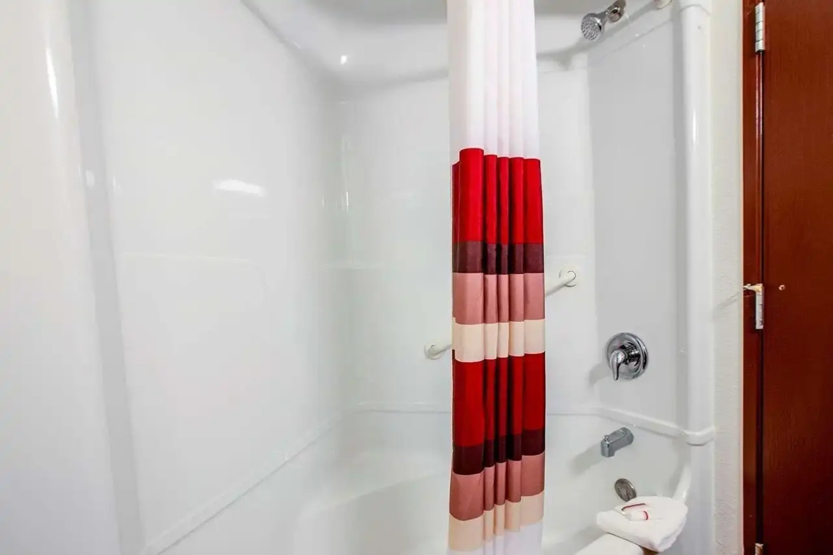 Seasons Inn Traverse City