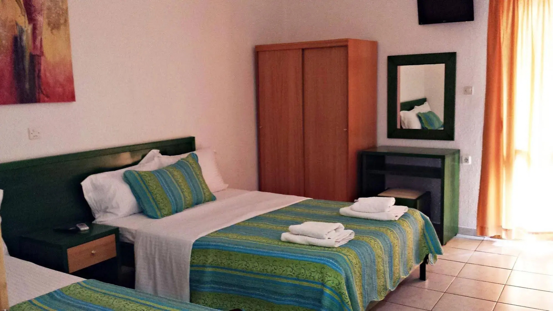 Studios & Apartments Efrosini