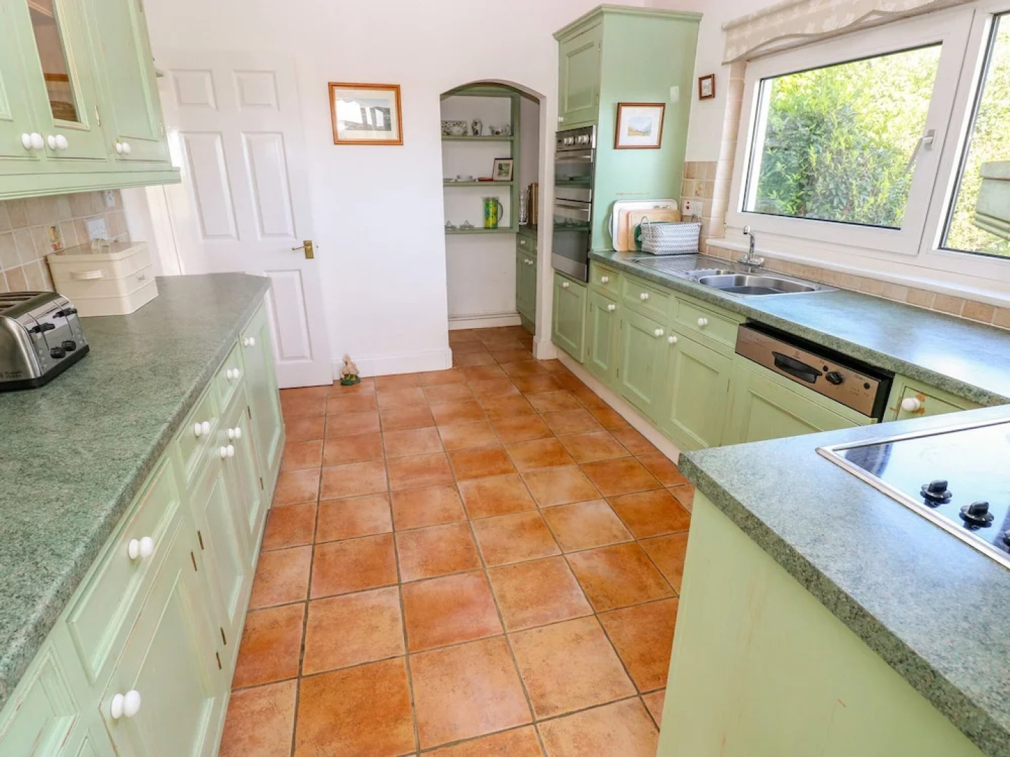 3 Strawberry Gardens