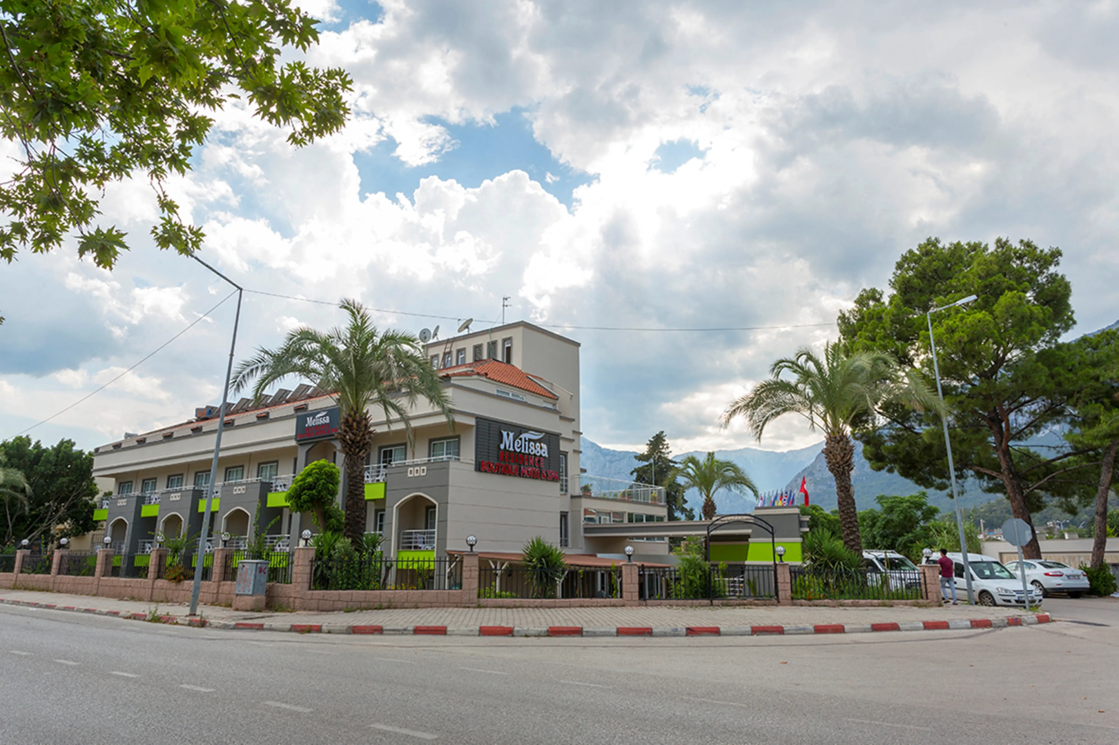 Отель Rich Melissa 