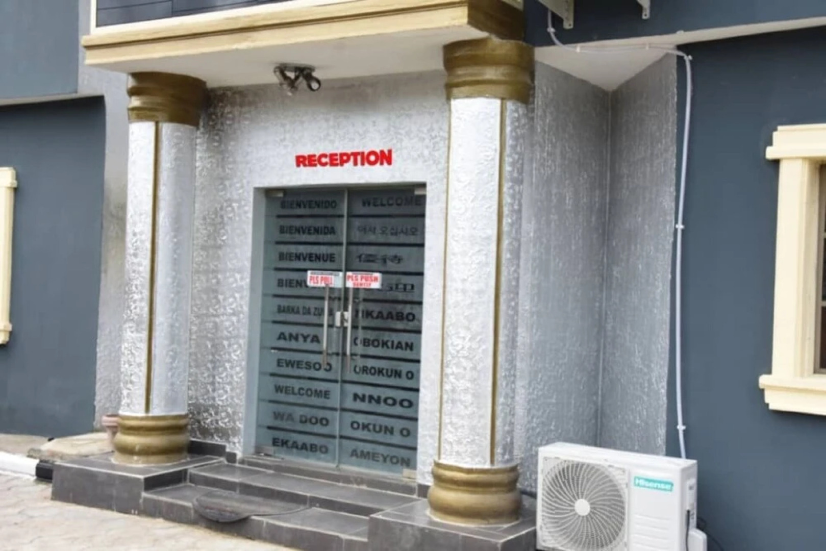 Beautiful 1 Bed, Living Room in a Hotel Penthouse