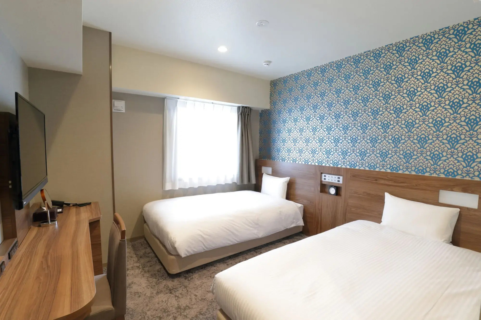 Отель The B Namba-Kuromon