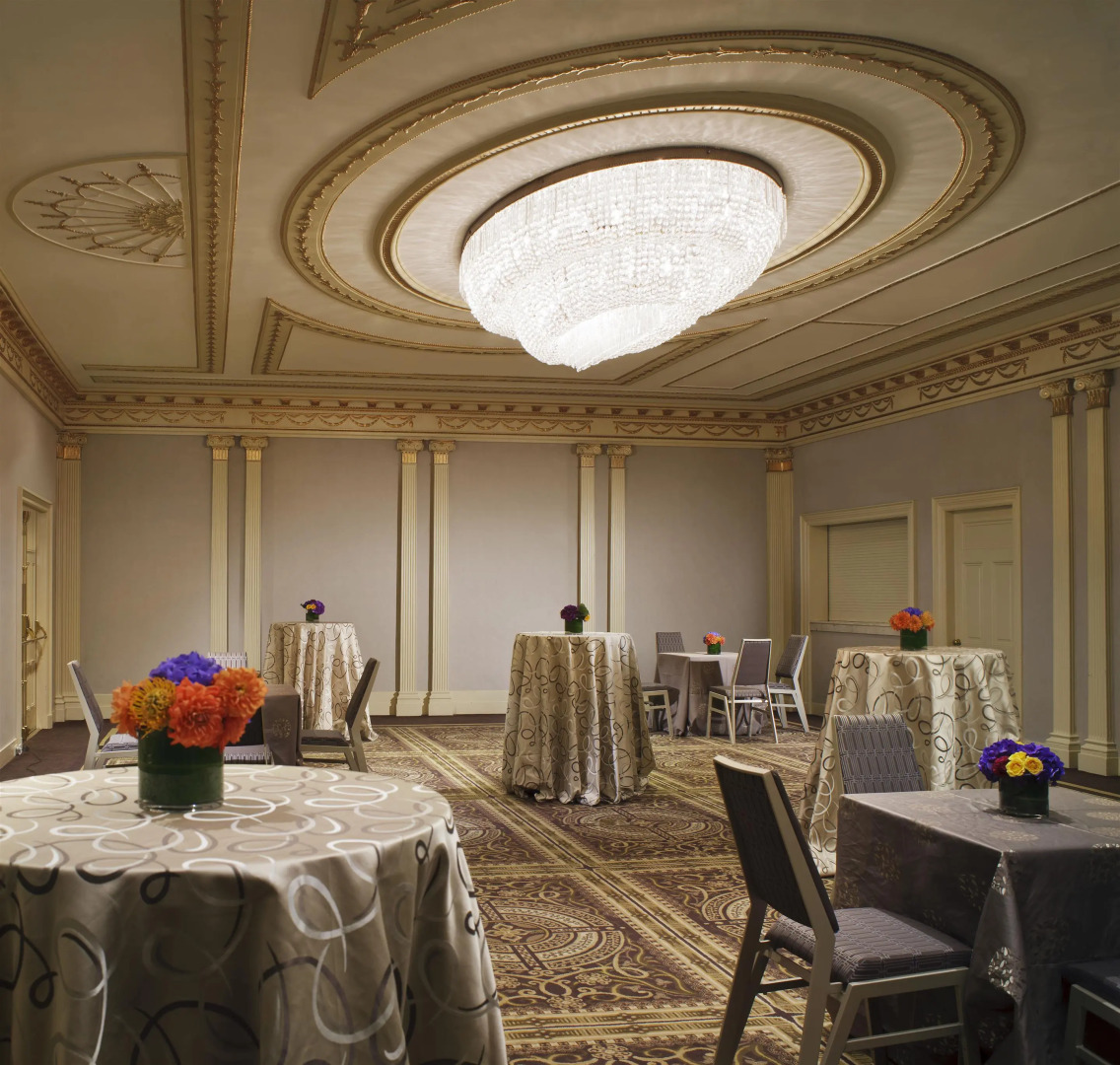 Sheraton Commander Hotel