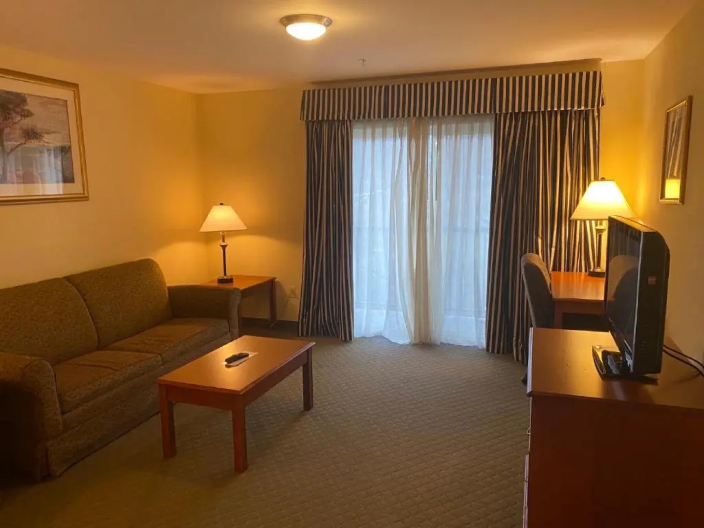 White River Inn and Suites