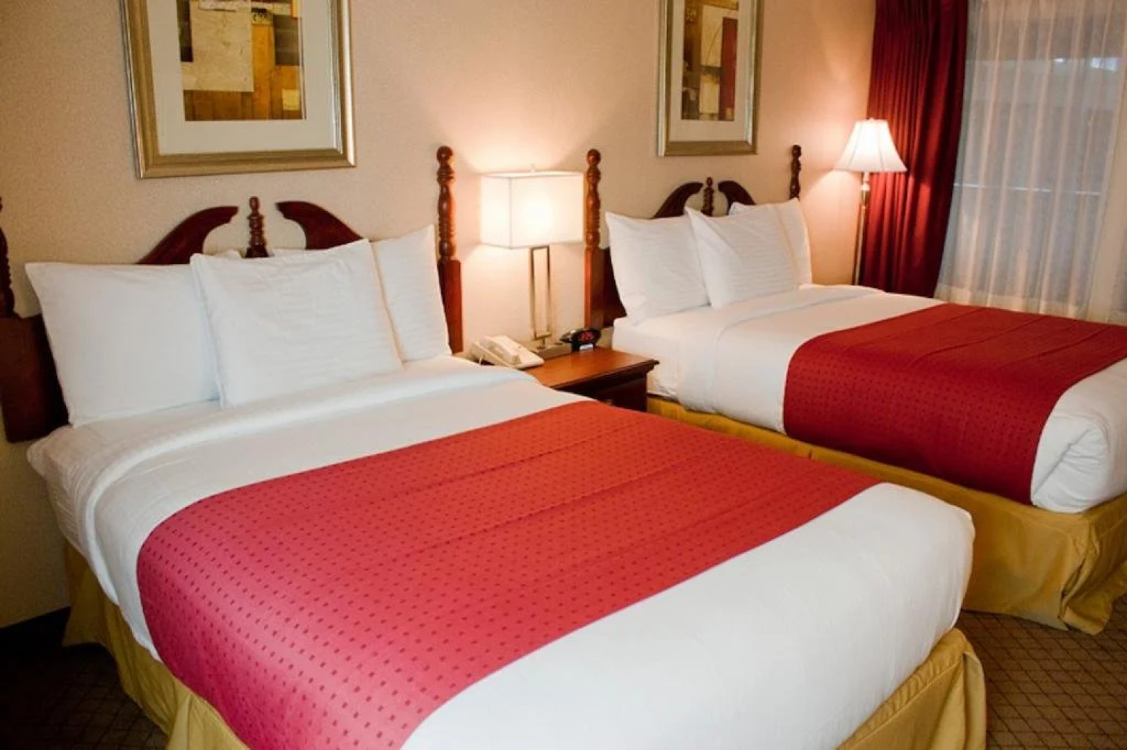 Plaza Hotel & Suites - Eau Claire