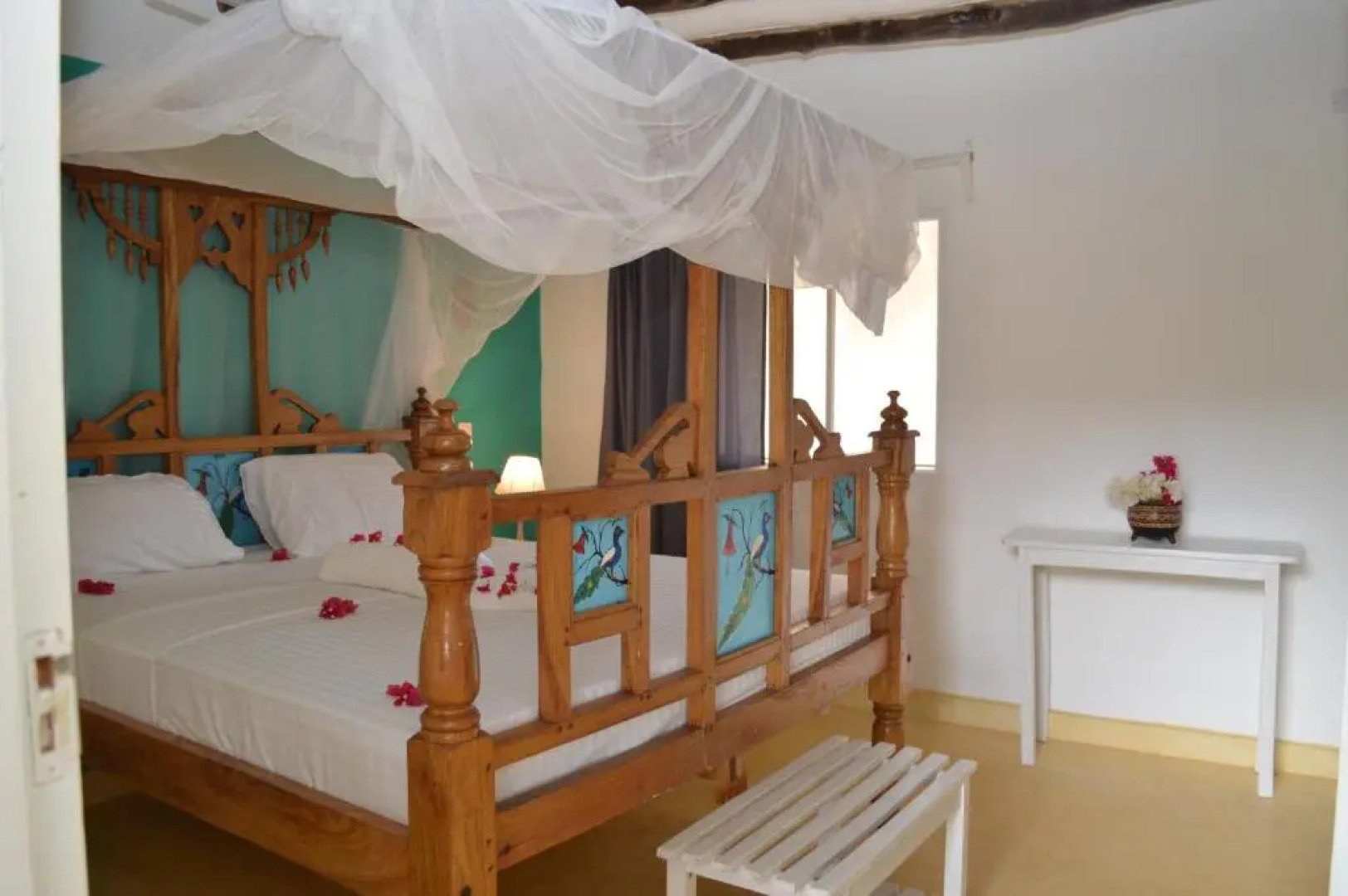 Pole Pole Beach House