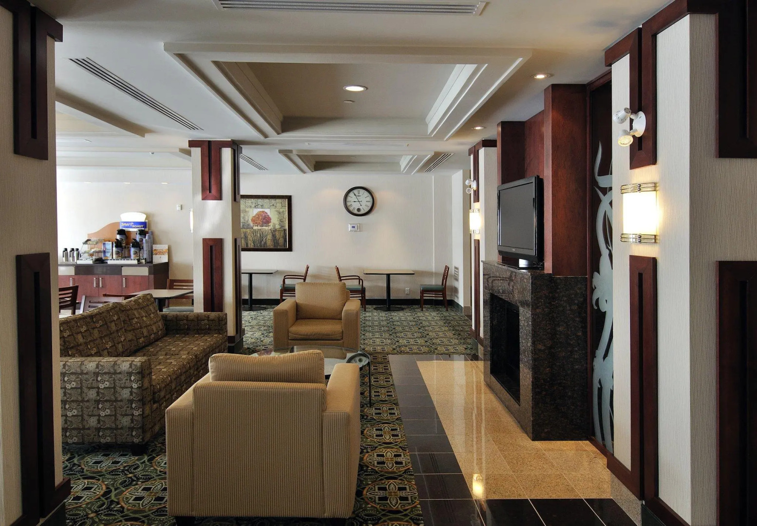 Holiday Inn Express Hotel & Suites Ottawa Airport by IHG
