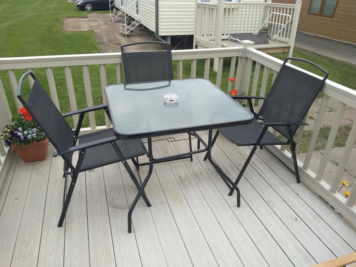 2 Bedroom 6 Berth Caravan With Decking