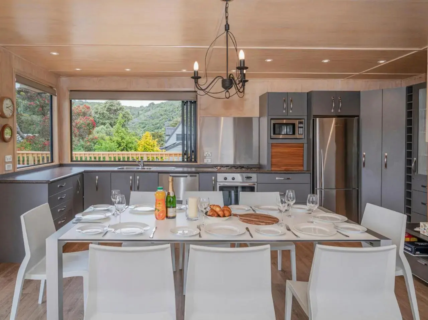 All Decked Out - Matarangi Holiday Home