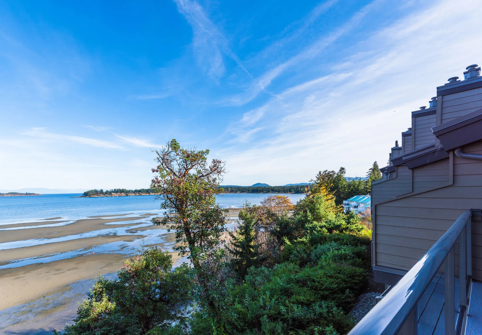 Tigh-Na-Mara Seaside Spa Resort