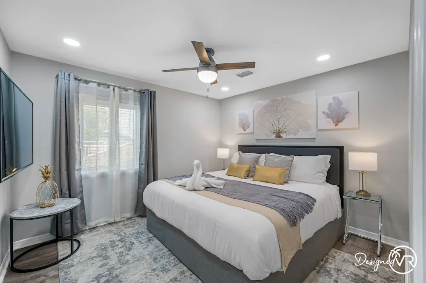 Chic 8BR with Heated Pool & Waterview